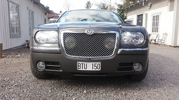 Chrysler 300C 6 of 7