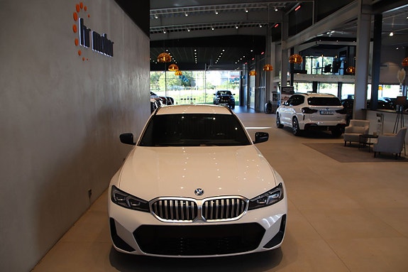 BMW 330e 2 of 5