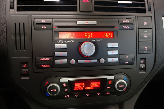 Ford C-Max 8 of 13