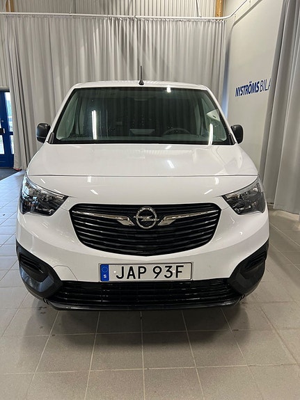 Opel Combo-e 2 of 4