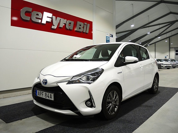 Toyota Yaris 3 of 15