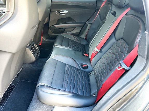 Audi e-tron GT RS 7 of 17