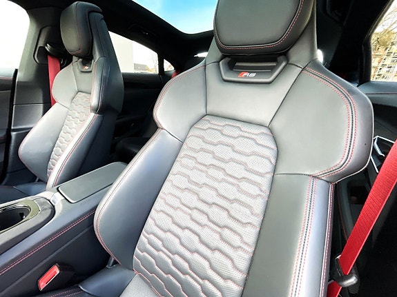 Audi e-tron GT RS 10 of 17