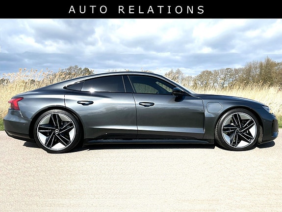 Audi e-tron GT RS 12 of 17