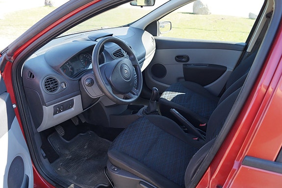 Renault Clio 6 of 9