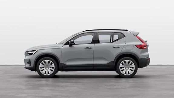 Volvo EX40 2 of 7