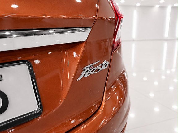 Ford Fiesta 13 of 16
