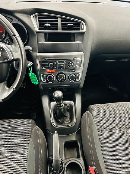 Citroen C4 11 of 15