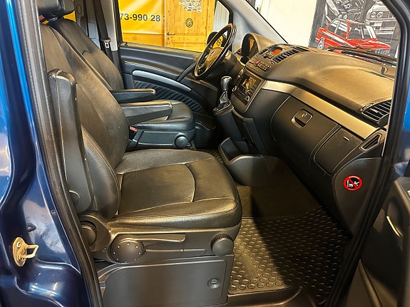 Mercedes-Benz Viano 15 of 21
