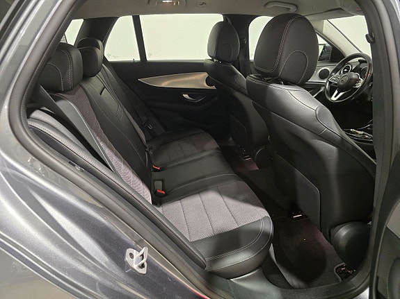 Mercedes-Benz E200 13 of 19