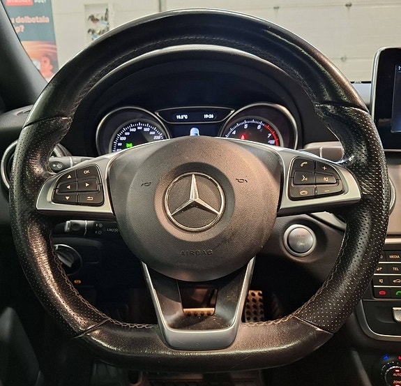 Mercedes-Benz CLA180 17 of 23