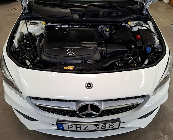Mercedes-Benz CLA180 11 of 23