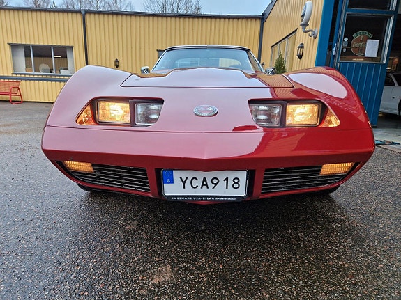 Chevrolet Corvette 3 of 5
