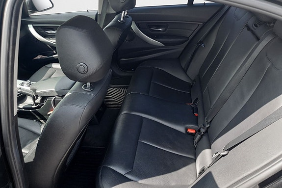 BMW 320 10 of 13