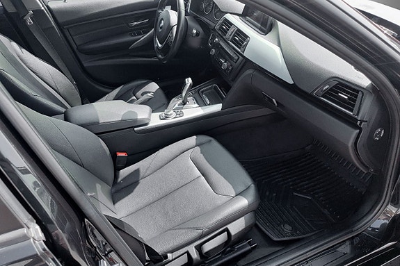 BMW 320 12 of 13