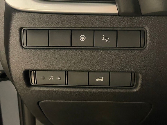 Nissan X-Trail 15 of 19