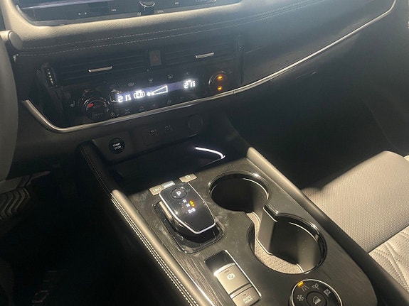 Nissan X-Trail 16 of 19