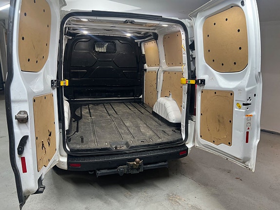 Ford Transit Custom 8 of 16