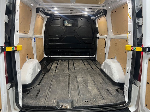 Ford Transit Custom 9 of 16