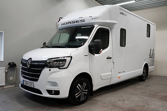 Renault Ume Light-5s 2 of 13