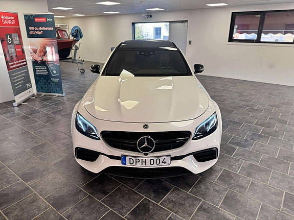 Mercedes-Benz AMG GT 63 s 3 of 5