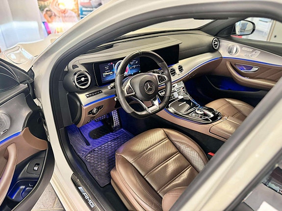 Mercedes-Benz AMG GT 63 s 13 of 21