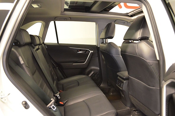 Toyota RAV4 17 of 22
