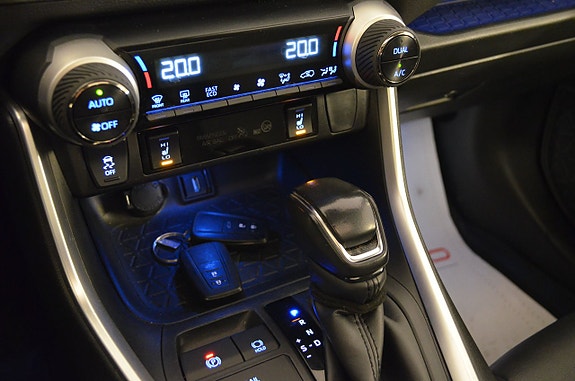 Toyota RAV4 13 of 22
