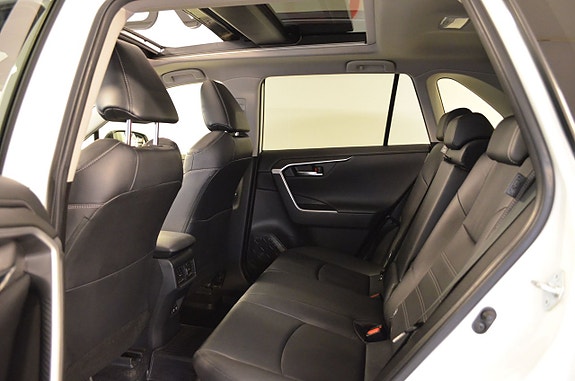 Toyota RAV4 18 of 22