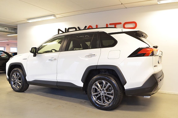 Toyota RAV4 7 of 22
