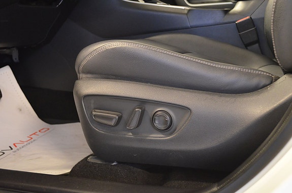 Toyota RAV4 10 of 22