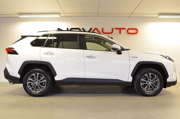 Toyota RAV4 22 of 22