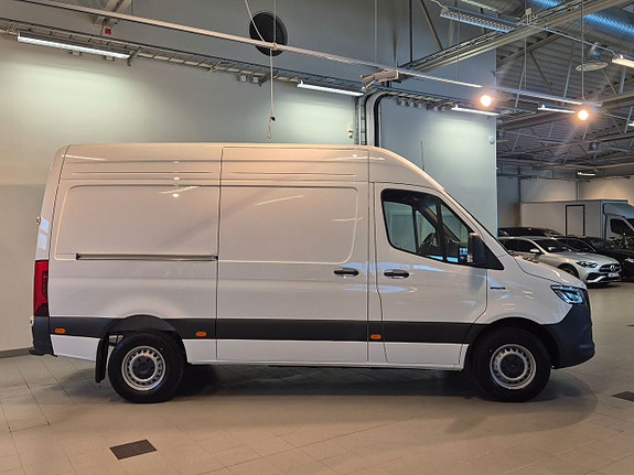 Mercedes-Benz eSprinter 414 2 of 6