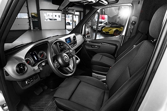 Mercedes-Benz Sprinter 316 2 of 5