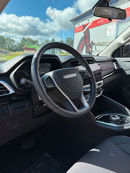 Maxus T90 EV 8 of 8