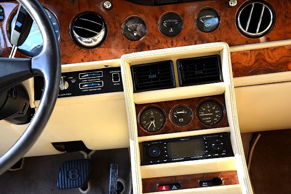 Bentley Turbo R 18 of 25