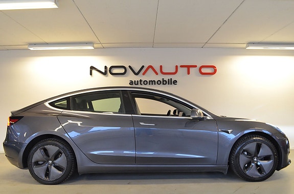 Tesla Model 3 16 of 17
