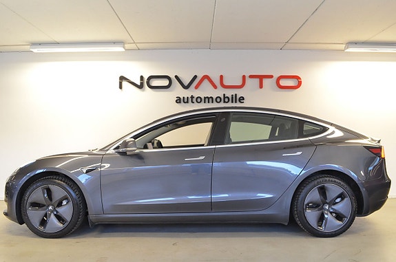 Tesla Model 3 5 of 17