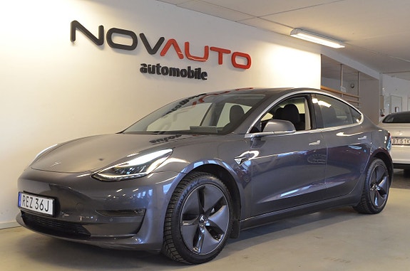 Tesla Model 3 4 of 17
