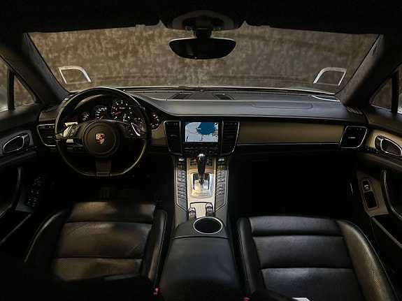 Porsche Panamera Turbo 15 of 27