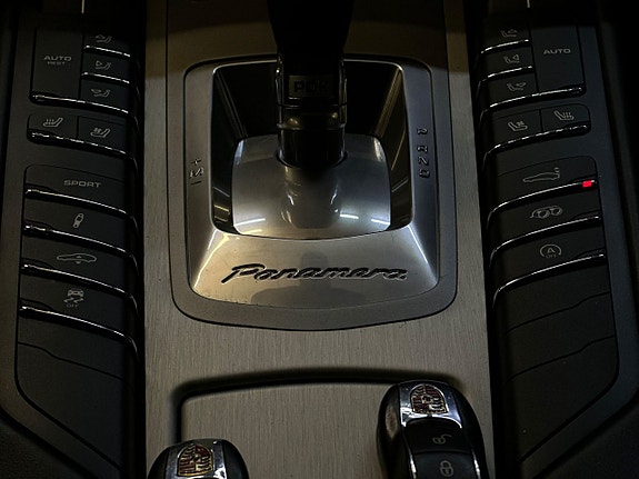 Porsche Panamera Turbo 24 of 27
