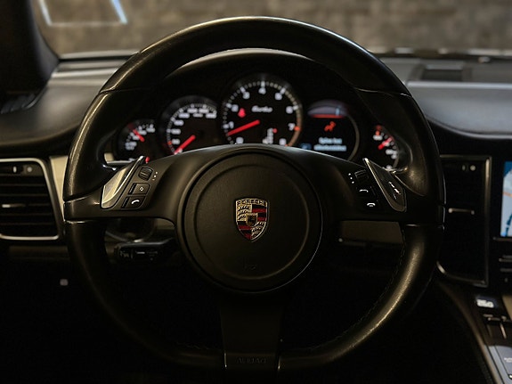 Porsche Panamera Turbo 17 of 27
