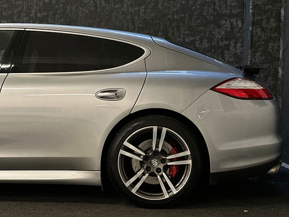 Porsche Panamera Turbo 7 of 27