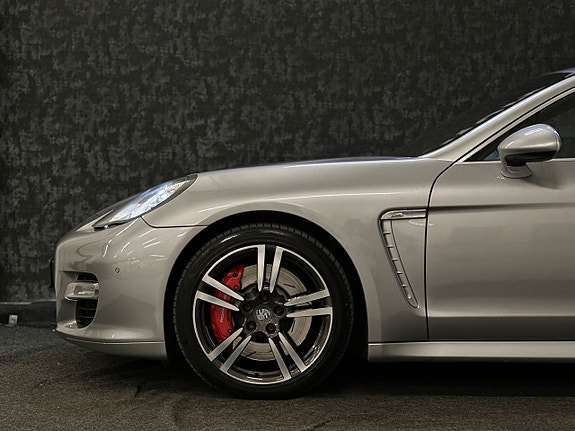 Porsche Panamera Turbo 6 of 27
