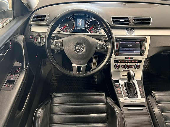 Volkswagen Passat Alltrack 9 of 22