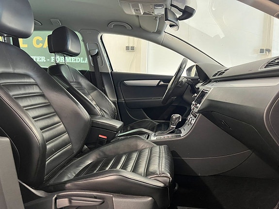 Volkswagen Passat Alltrack 18 of 22