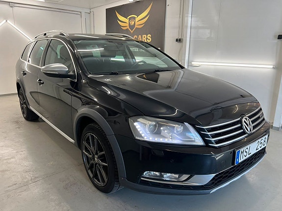 Volkswagen Passat Alltrack 2 of 5