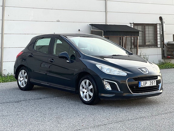 Peugeot 308 2 of 7