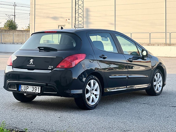 Peugeot 308 3 of 7
