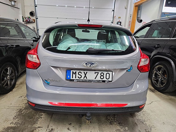 Ford Focus 7 of 14
